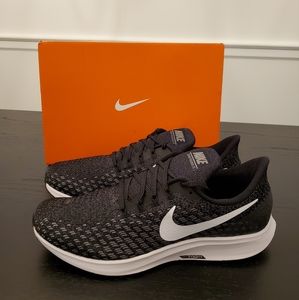 NEW IN BOX Nike Air Zoom Pegasus 35 942851-001 Size 11.5